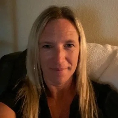 Roxy Lofstrand